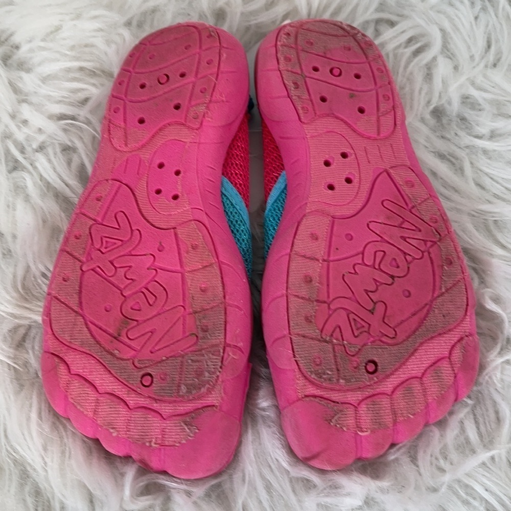 NEWTZ -Youth Girls Water Shoes Size 11/12 - Picture 4 of 6